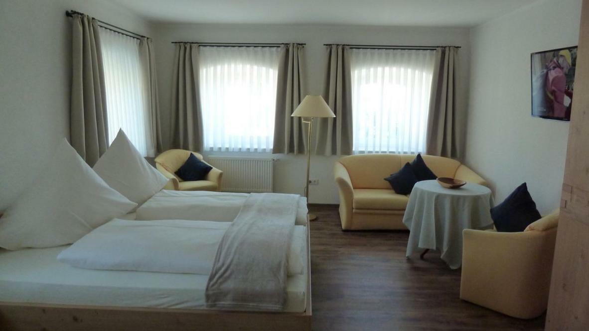 Ferienwohnung Zum Dorfwirt Riedenburg Exterior foto
